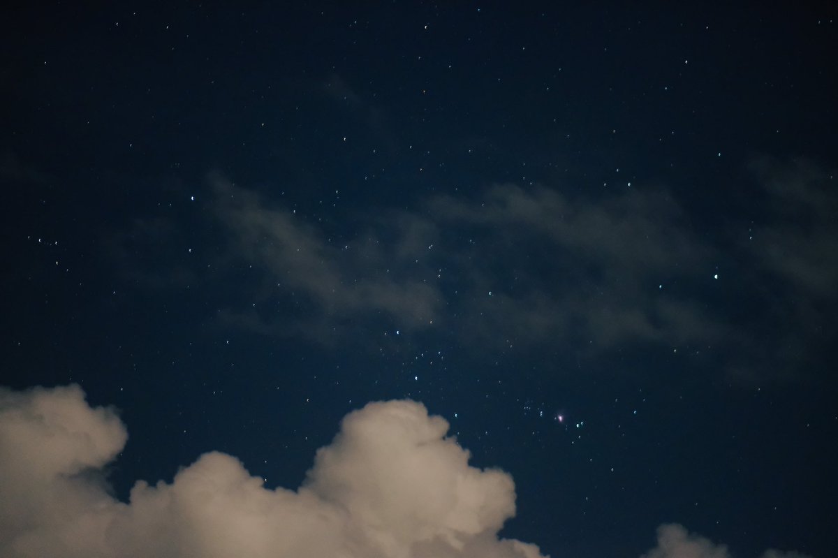 “For my part I know nothing with any certainty, but the sight of the stars makes me Dream.”  -Vincent van Gogh #NYE2021 #NFTartists