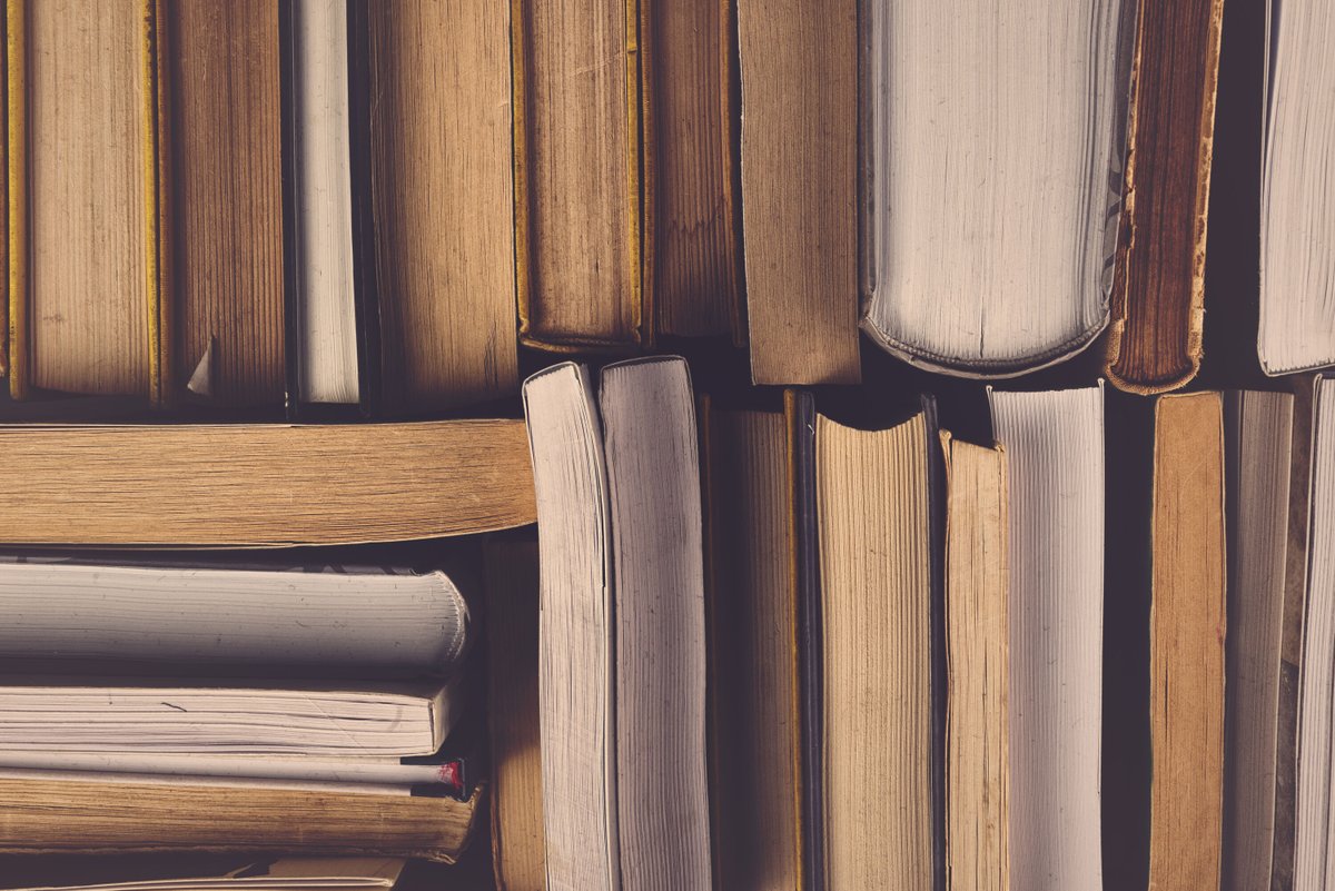 tresero's tweet photo. Happy New Year! What's on your reading list?#readinglist  #happynewyear 

https://t.co/7HoMmlGTKr https://t.co/cXeGbpXRAA