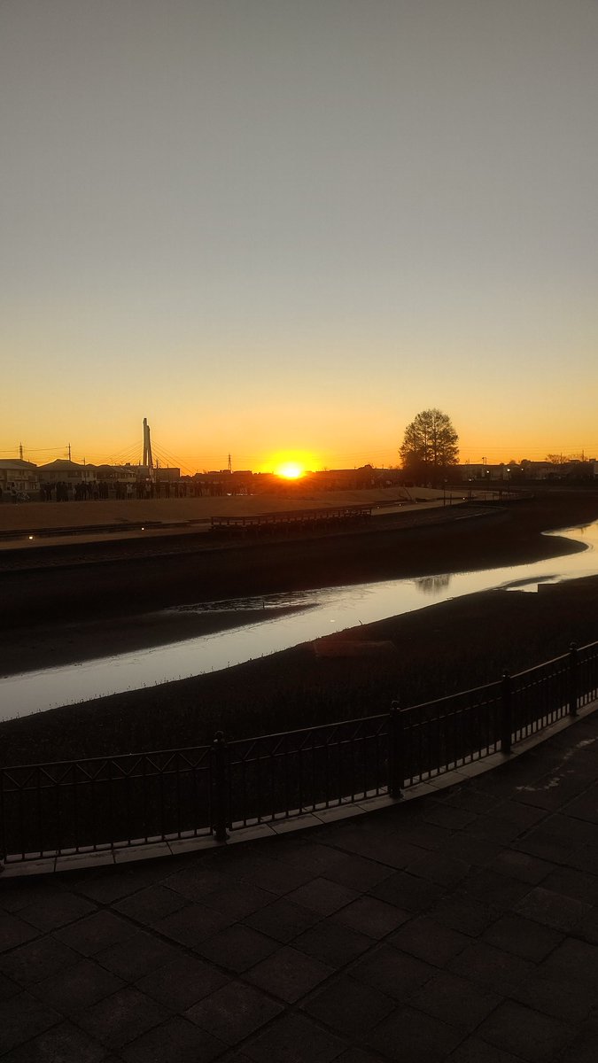 0416S15's tweet photo. あけましておめでとうございます！
本年もよろしくお願い致します。 https://t.co/QZula6lDWT