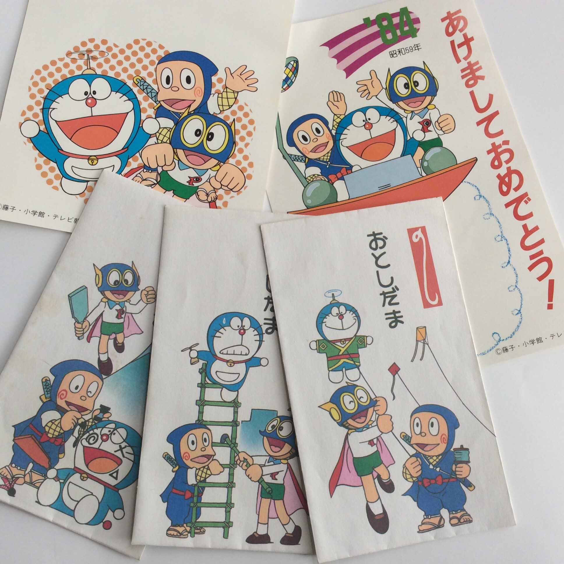 Plaza 赤坂 小学館 楕円形 ドラハッパバッジ ドラえもんハットリ