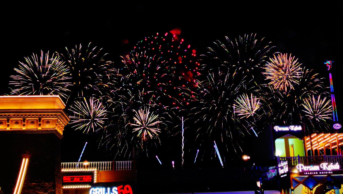 19SkLmn's tweet photo. NEW YEAR, NEW ME? 

So it's finally a New Year,
 not that anything's gonna change.

Everytime they say,
You'll see 'New Year New Me!'
Happy New Year!

Instead of changing their views,
Its the time when people change.

they try to change themselves,
To be the new version of them. https://t.co/bmaU5J65XR
