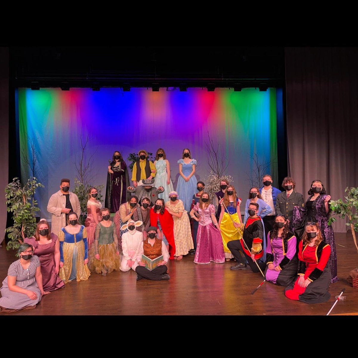 We had an amazing year on stage! Thanks to everyone who made these shows wonderful. Here’s to another great year!