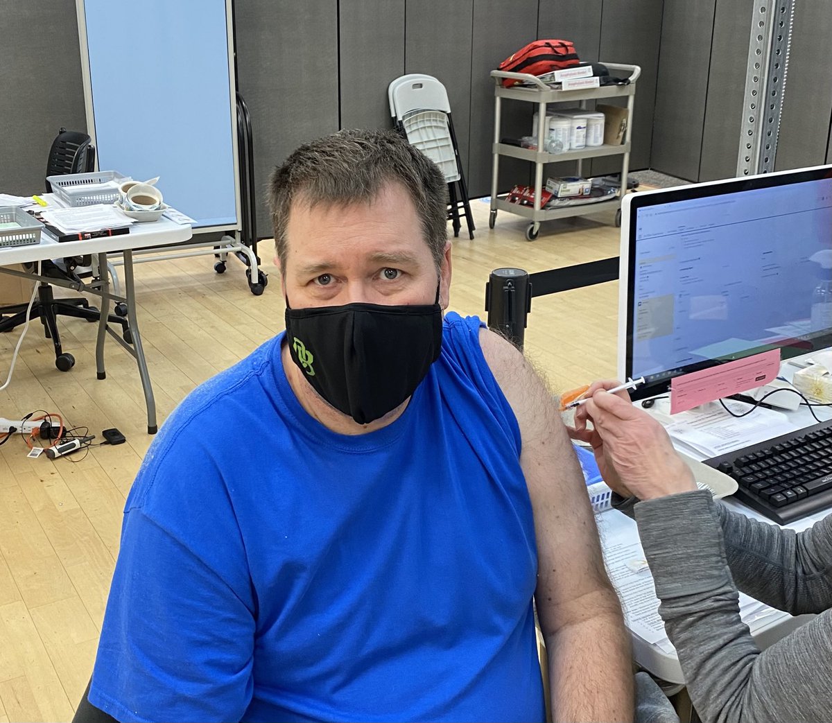 TomAerts61's tweet photo. Great way to finish off 2021 with my booster shot. Looking forward a a better 2022. Can you tell I am not a big fan of needles?#worryface @OBpulse @sd61schools @BCPVPA https://t.co/bgLRe4wMMQ