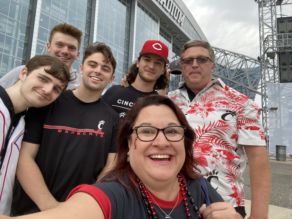 StephPadgett's tweet photo. Let’s go Bearcats! #LikeNoOther https://t.co/UsSbpdpfSq