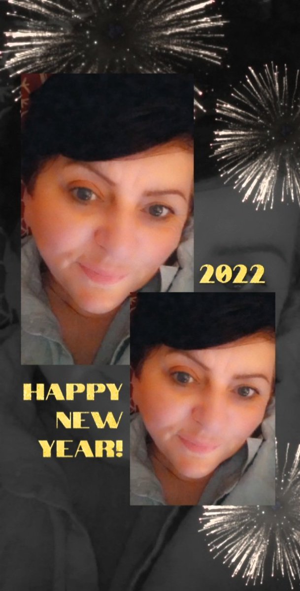 LindagreenMrsGx's tweet photo. Happy New Year peeps !! 
Love and laughter to you ALL ♥️♥️♥️♥️  xxxxx https://t.co/dFkxGmdmhV