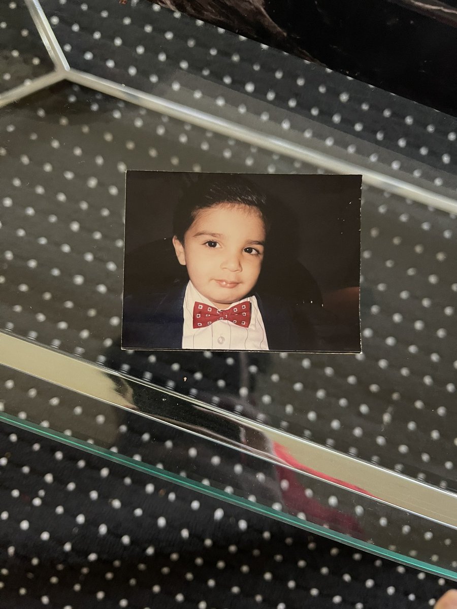 ZebranKabani's tweet photo. Birthday boy #nyebirthday #capricorn https://t.co/r2cgpiMn2t