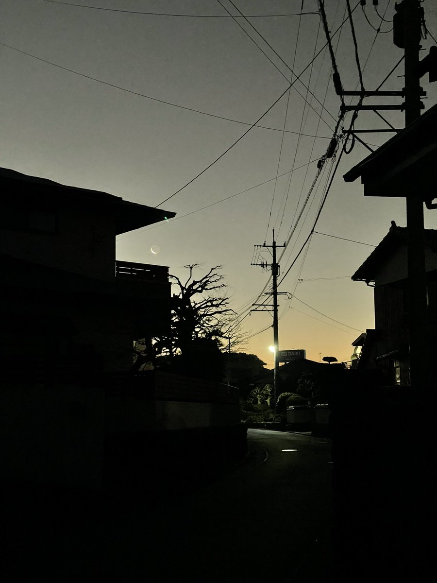 atelierkwata's tweet photo. あけましておめでとうございます
素晴らしい一年の始まりだっ！
心を入れ替えるために早朝ランニング
毎日の習慣が大事だと気付く https://t.co/EGur4yA5aS
