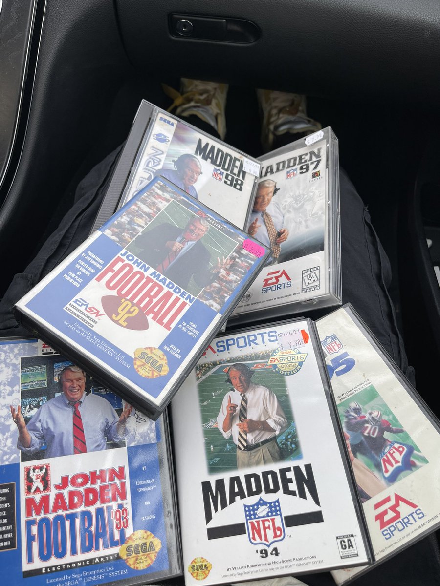 EATMOREGaming's tweet photo. So much childhood trauma &amp; this was my get away. #RestUpCoach #JohnMadden #RipMadden #Madden22 #madden @EAMaddenNFL @UseCodePOP @TheActualCC @Zirksee https://t.co/5DtYkypCe1