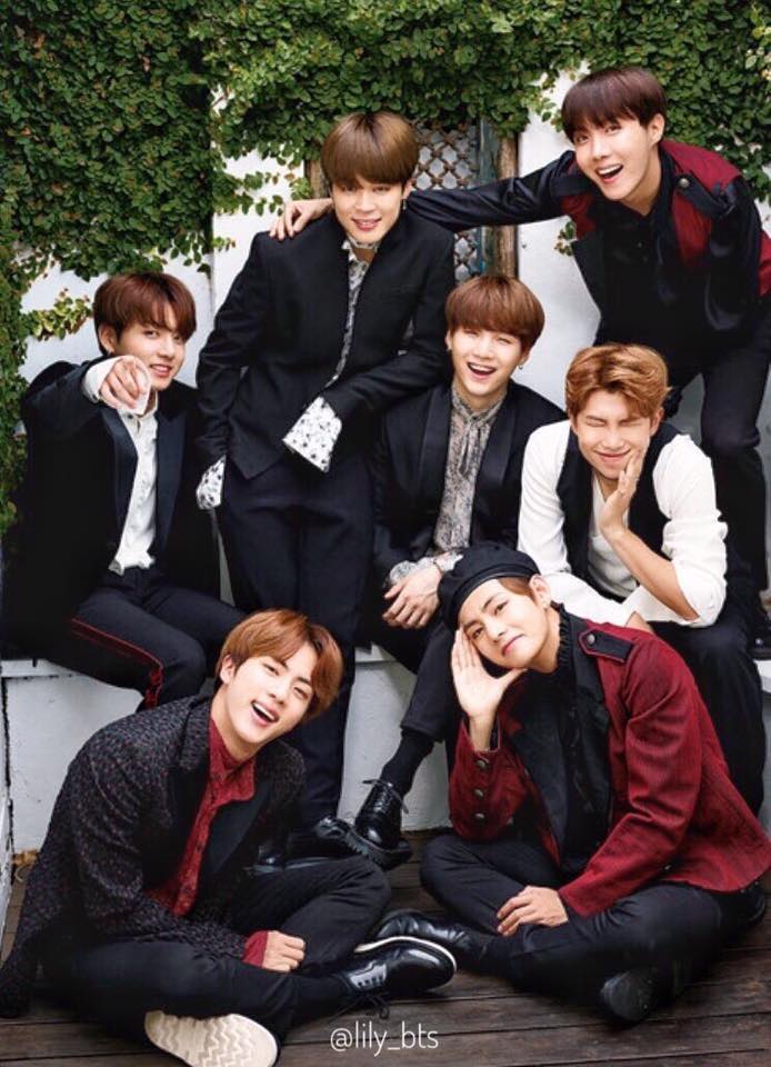 AwakeLilya's tweet photo. Всех с новым годом💜💜💜💜💜💜💜 Живите сегодняшним днём, а не прошлым или будущим💖💖💖 https://t.co/tcQoTSGZuC