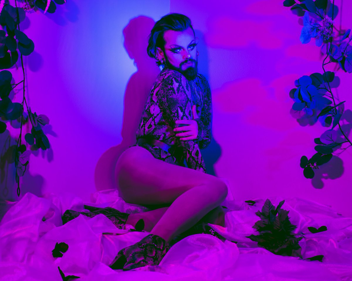 uv_jester's tweet photo. Fave shots 2021: drag edition
Models: @GoblinMoxxi @drowningpigs @clowndonut https://t.co/griJLPnpbM