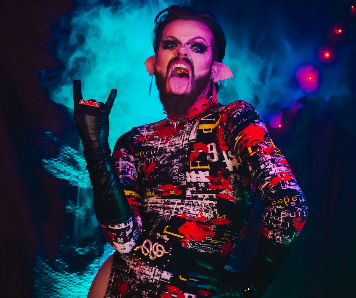 uv_jester's tweet photo. Fave shots 2021: drag edition
Models: @GoblinMoxxi @drowningpigs @clowndonut https://t.co/griJLPnpbM