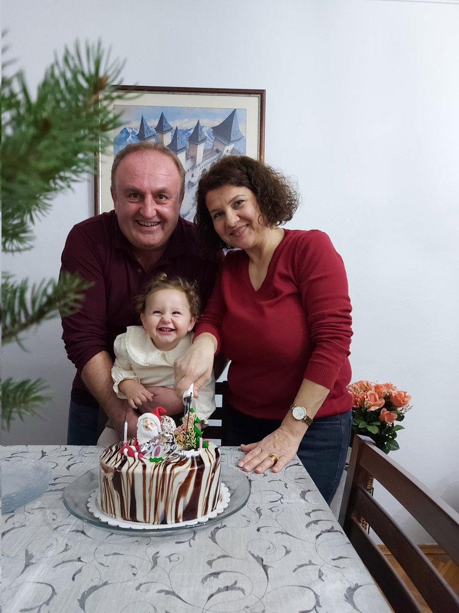 koraysemiz's tweet photo. Sevgili eşimin doğum gününü ve tüm eş dost ve akrabalarımın yeni yilini kutluyorum https://t.co/KCmNvKnhNo