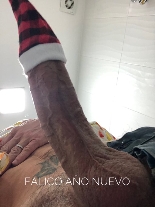 COCKY NEW YEAR ! https://t.co/x6sgJdfW1C