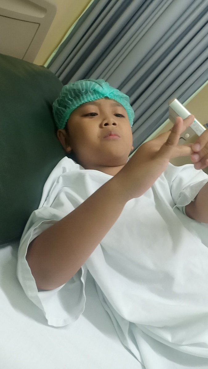 sayangsofy's tweet photo. Anak Lanang nomor 1 udah disunat... Alhamdulillah Operasi sunat di RS mitra keluarga berjalan dgn lancar. Terima untuk para dokter dan perawat.. https://t.co/yhuMbC8ybK