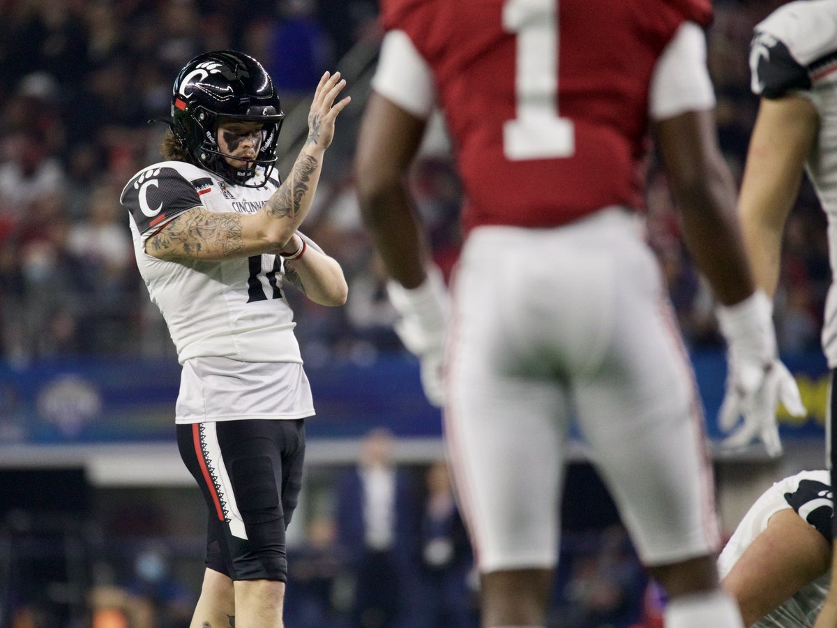LackingFocus's tweet photo. Current score: @17colesmith 6, Bama 17 https://t.co/gEt1oZXasY