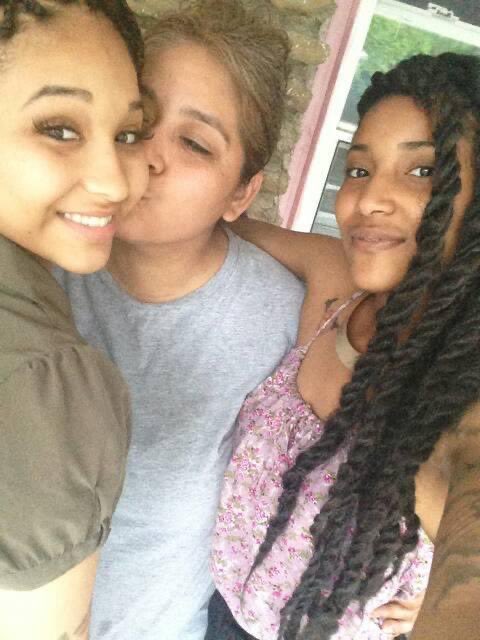 RayannaLee_'s tweet photo. To wake up each day knowing you not calling or coming is making me numb! 
Forever my heart 💙 https://t.co/VCeJnDBLO3