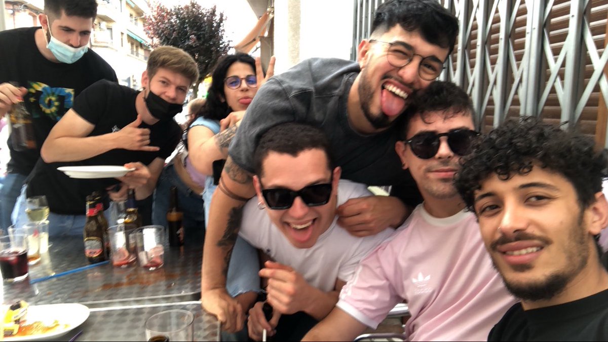 JotasaurioRM's tweet photo. Este año me ha cambiado mucho a nivel personal y profesional. Muy orgulloso de poder decir que he acabado el año con más gente en mi vida de la que lo empecé. Ojalá volver a decir lo mismo el año que viene. Muchas gracias a todos por cada momento de este 2021. Os quiero mucho ❤️ https://t.co/LoFs1Y1nTb