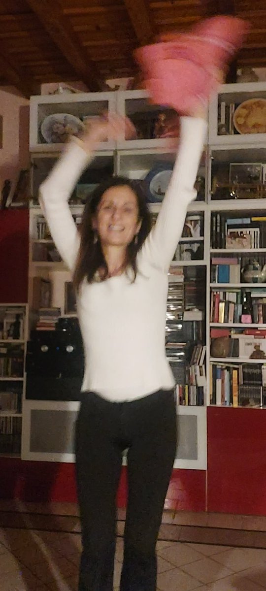 dentrolod's tweet photo. #todance
I desideri vanno esauditi, non scatenati https://t.co/JeRrRnKaAX