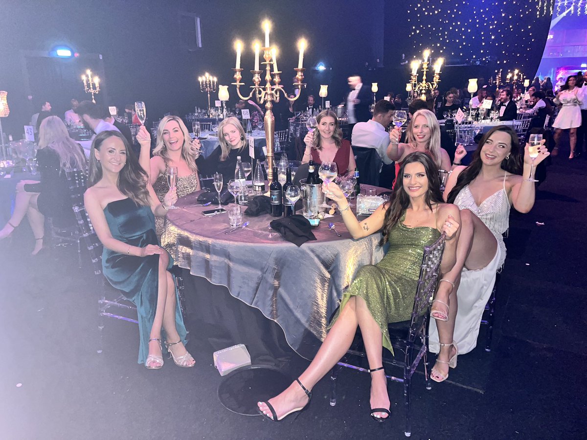 Chels_fitnessuk's tweet photo. TABLE 44 #smarterchristmas https://t.co/s60NcRqdyW
