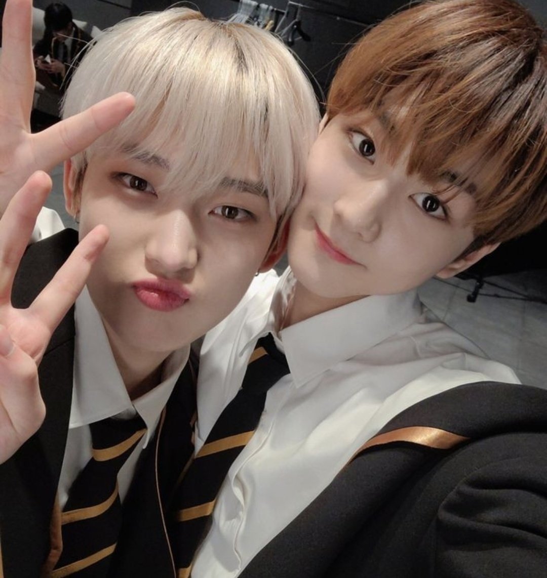 heewgyu's tweet photo. - @pxerfectnow  <3
ale sei veramente tanto importante, ti auguro tanta felicità, grazie per tutto, soprattutto per quest'estate, sei stata fondamentale https://t.co/BGFFfO4zAM