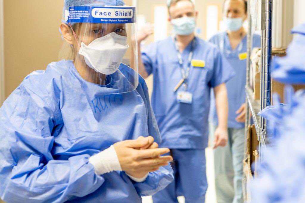 On this, and every other day, <a href="/NHS/">@NHS</a> nurses are saving lives. Thank you to all  <a href="/RoyalNavy/">Royal Navy</a> , <a href="/BritishArmy/">British Army 🇬🇧</a>, <a href="/RoyalAirForce/">Royal Air Force</a> and MOD civilIan nurses who have supported our vital NHS. And congratulations to those recognised in the New Year Honours List. On the shoulders of giants…👏👏