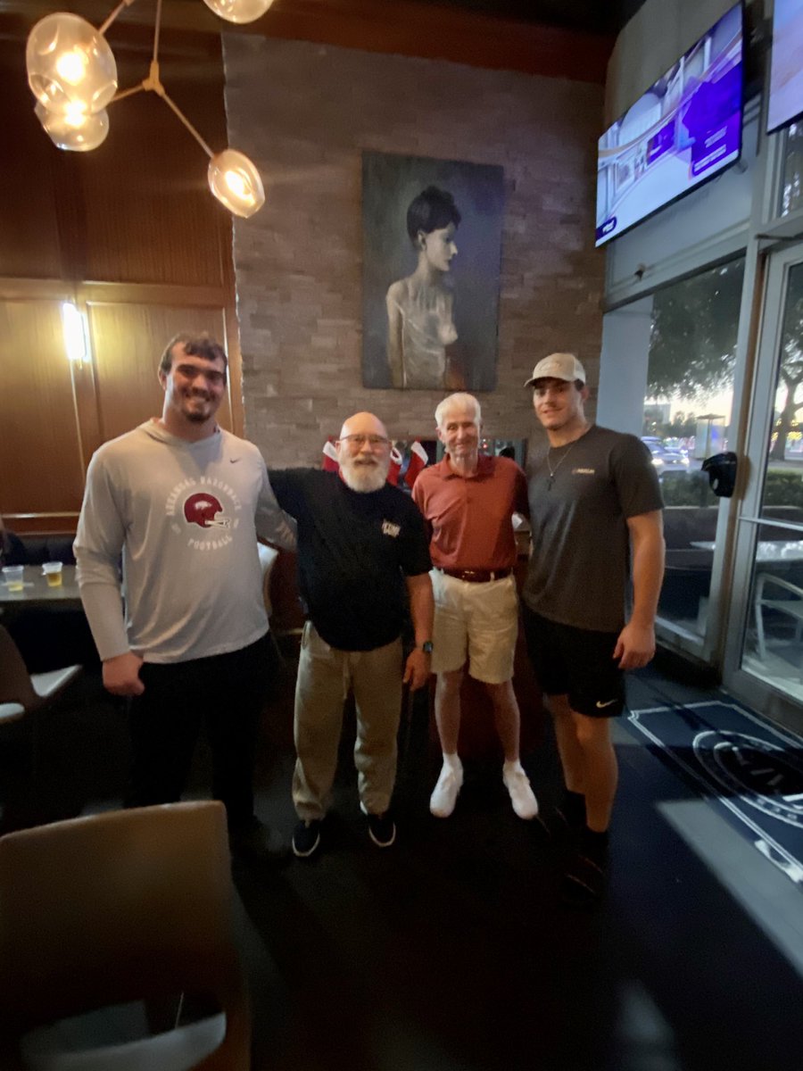 Farmerhill76's tweet photo. Two future @RazorbackFB legends @jonstanleyhill &amp; @ColeCarson12 with two living Legends @RRainwater1037 and Rick Schaeffer #WPS @1037TheBuzz @DavidBazzel @sully7777 @outbackbowl https://t.co/rTRZnU4MAH