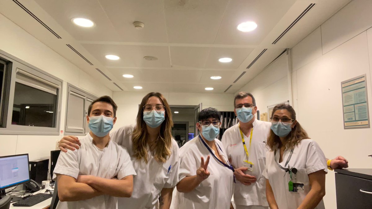 LacuevaMaria's tweet photo. Feliç any 2022!!! En especial als que esteu aquesta nit cuidant dels nostres.@HospitalSantPau @InfermeriaSPau @CardioSantPau #orgullB3 https://t.co/BMEGiKA0Nz