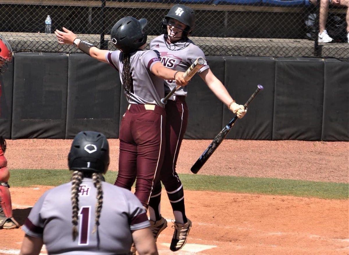 Looking back on 2021… filled with lots of celebratory chest bumps &amp; big, exciting times 

Happy New Year from the Lady Lions softball team! Hoping our 2022 is filled with even more chest bumps &amp; even more biiiigg, exciting times this next year 💫💪🏻🥎🦁💥
#41days
