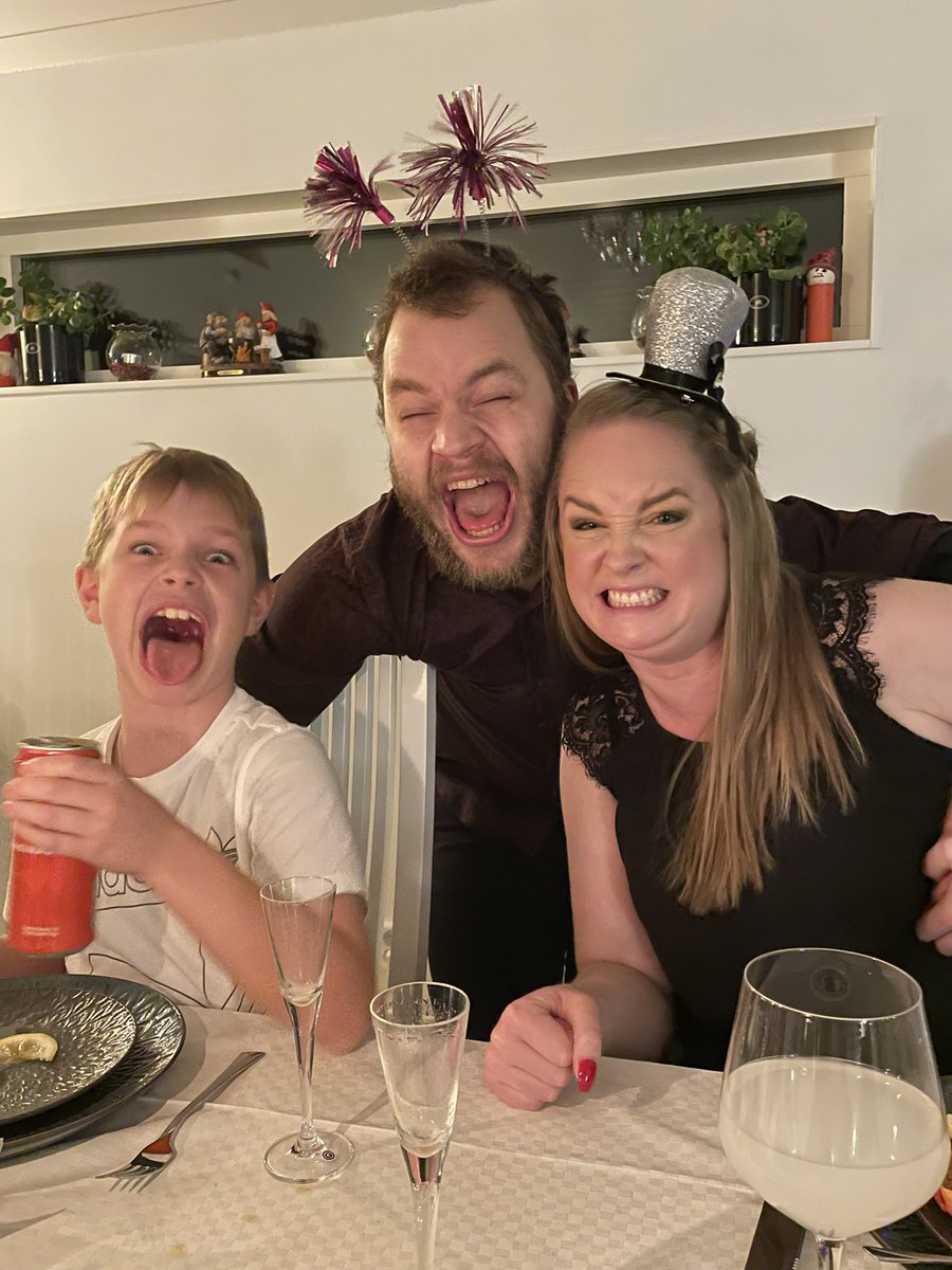 Vet ni vad, jag skiter i vilket!? Gott nytt era satar