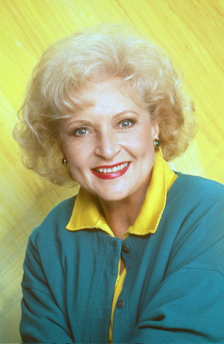 landofthe80s's tweet photo. RIP Betty White, you'll be missed. 😪🙏 #TheGoldenGirls #BettyWhiteRIP #80s https://t.co/iwKTs7DSx5