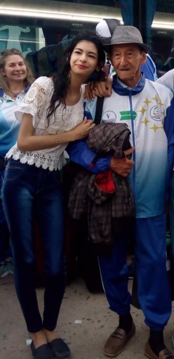GabriSanchezz's tweet photo. Literalmente te fuiste con el año. Te amo abuelo, besos al cielo✨ https://t.co/zHl7c0l7l7