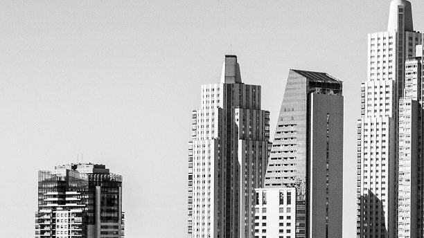 reporte_inmob's tweet photo. 30 referentes en real estate anticipan cómo será el 2022
Qué pasará con las propiedades residenciales, oficinas, locales comerciales e industrias? Informe especial sobre las perspectivas para el mercado inmobiliario en 2022. Una x una, todas las opiniones https://t.co/i3msqwNqyz https://t.co/XpPCQwqem3