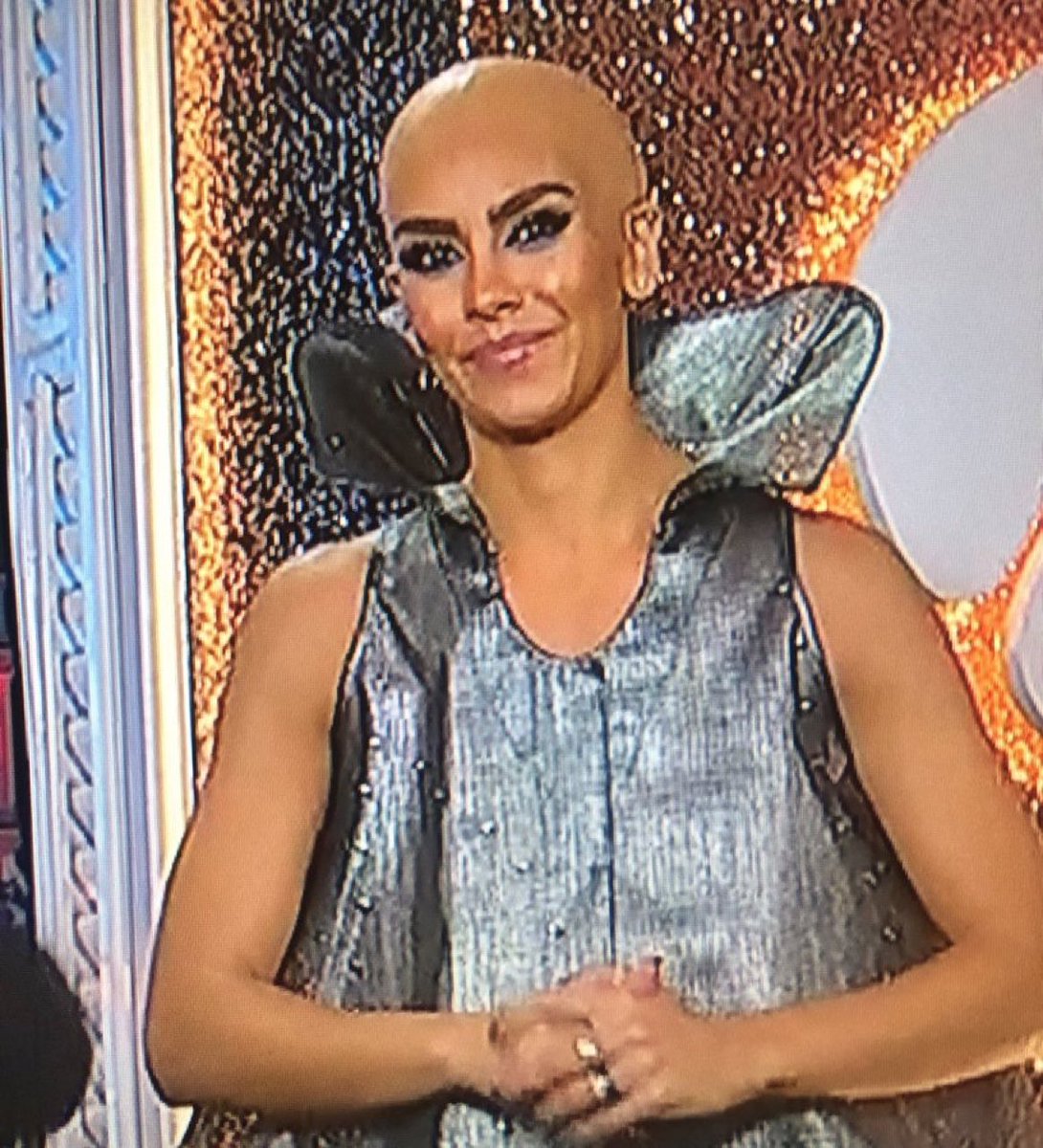 FroilLannister's tweet photo. Al parecer 2022 va a ser el año de la invasión extraterrestre. https://t.co/sbCQF9wG8i