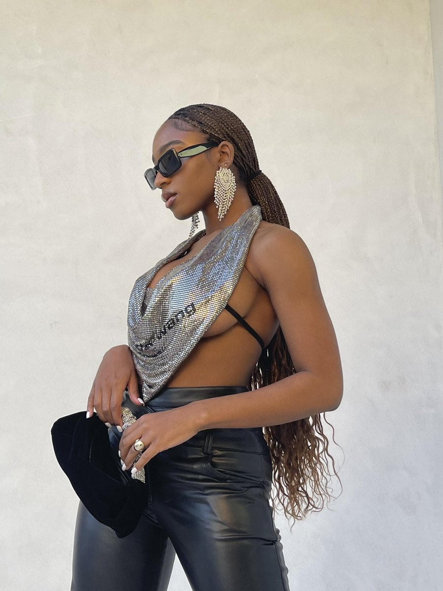 Normani's tweet photo. willing to bet on myself 🖤 https://t.co/6gW5Zsthtf