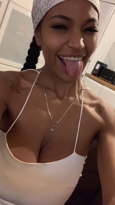Watch Tina Fire's leaked NSFW photo on TwXstars