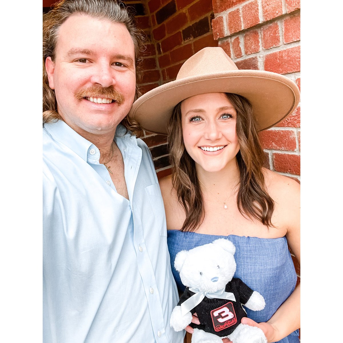 Mhue23's tweet photo. 2022 you’re gonna be sweet- our family is growing by two little feet! 
Lil Mann arriving in June! 🍼💙 https://t.co/Olyegv3mAG