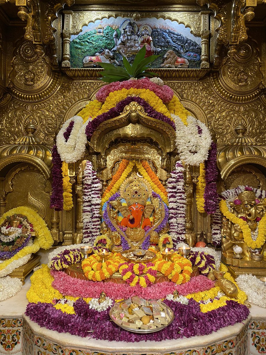 SVTMumbai's tweet photo. 🙏गणपती बाप्पा मोरया 🌺मंगलमूर्ती मोरया 🙏०१/०१/२०२२ https://t.co/9Exs9IVuKA