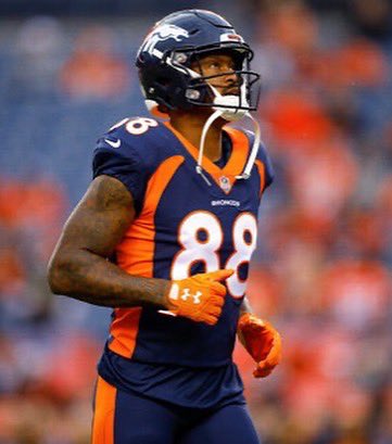 AdamSchefter's tweet photo. As we look ahead to 2022, it’s important to remember some of those who we lost in 2021. So many great people, so many losses, their memories live on….. https://t.co/lLQFFlqCBY