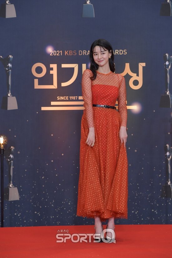 KwonNaraUpdates's tweet photo. 211231 | Kwon Nara at the 2021 KBS Drama Awards Red Carpet ๐โค๏ธ
#KBSDramaAwards2021
#KwonNara #๊ถ๋๋ผ #Hongdain #RoyalSecretAgent #์ํ์ด์ฌ https://t.co/qdV4HVxcKK