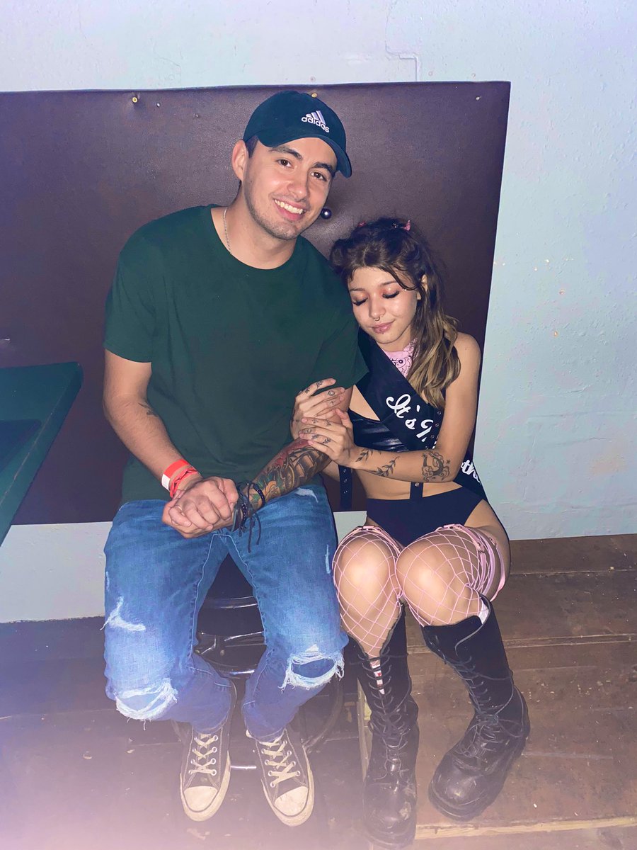IsisNichole's tweet photo. 2 years w/ the love of my life 🤍 I love living my life with you, so cheers to more years of love for us ✨🥂 https://t.co/uFqo6HYU94