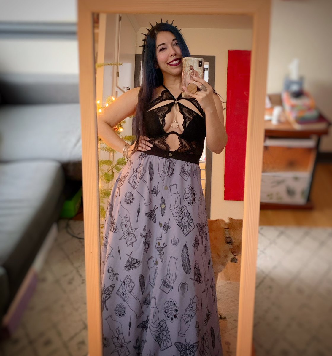 Happy NYE, y’all. It’s been a real b*tch of a year, but I’m still finishing it off with a crown on my head.👸🏽