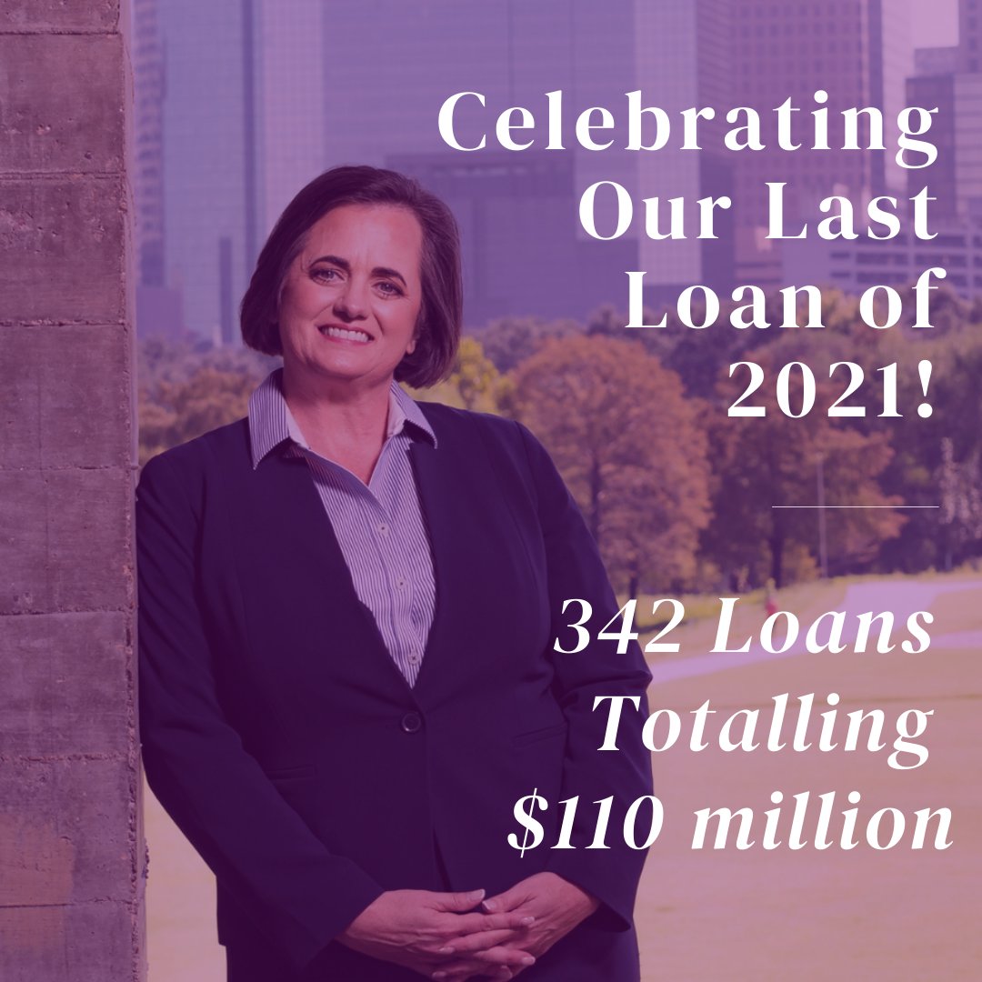 3...2...1... HAPPY NEW YEAR! Goodbye to 2021 and cheers to the new beginning 2022 will bring us. I hope you ring in the New Year with those you love the most!