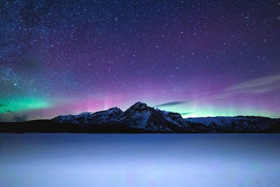 JuniperHotel's tweet photo. Happy New Year! It's been a fabulous year for 'natural fireworks' in Banff ;)
Pic via IG @rachelbearphoto
#juniperbanff #mybanff https://t.co/8kWNGiZB00