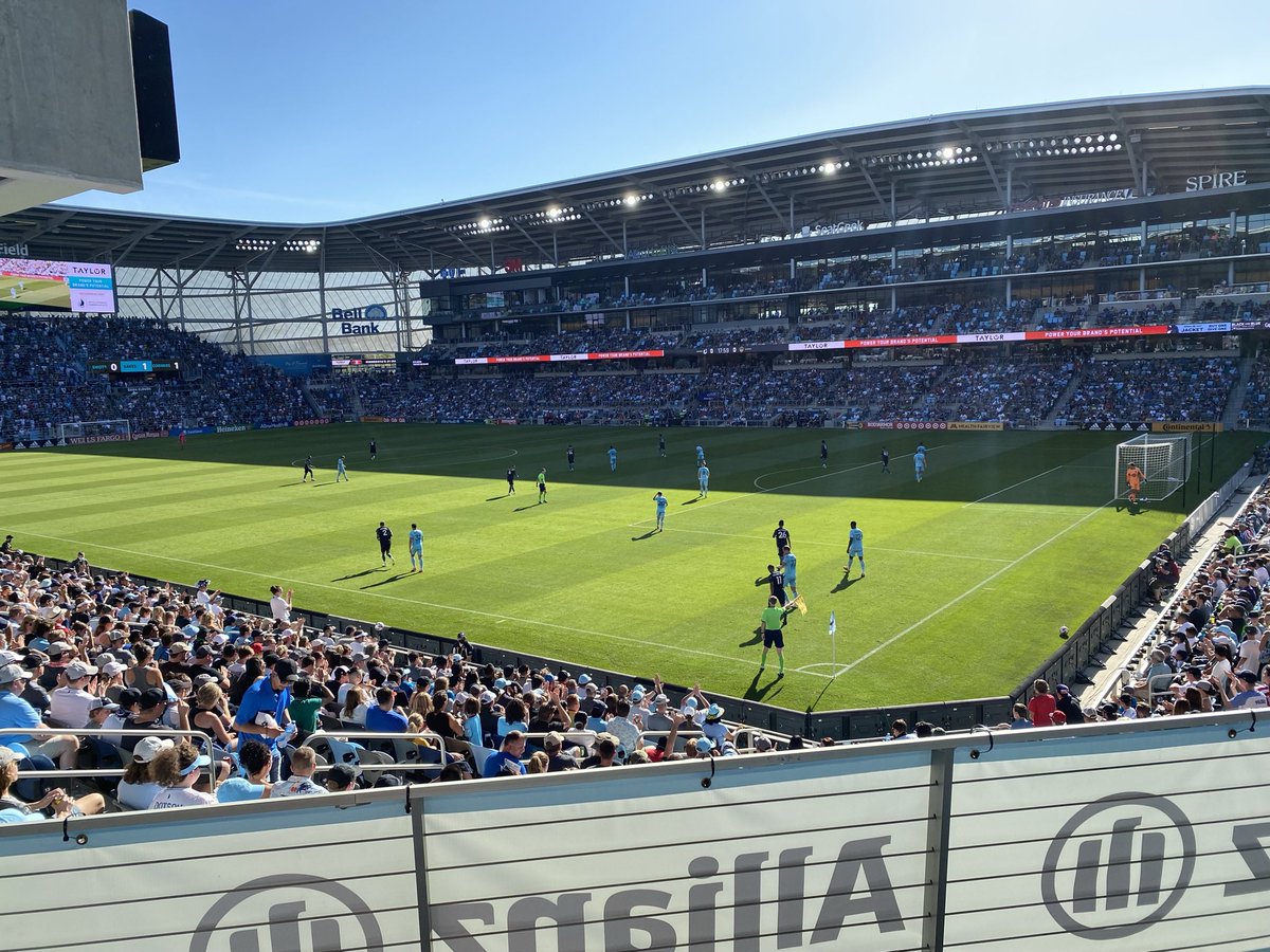 chromasios's tweet image. my favorite pictures of 2021 ❤️

to those in 2022 already, happy new year. give it your best in the new year 🤞🏽