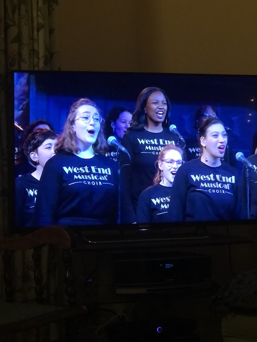 WhatsOnStage's tweet photo. The West End Musical Choir lighting up @The_Globe with some Abba! https://t.co/f4yQ0glyqk