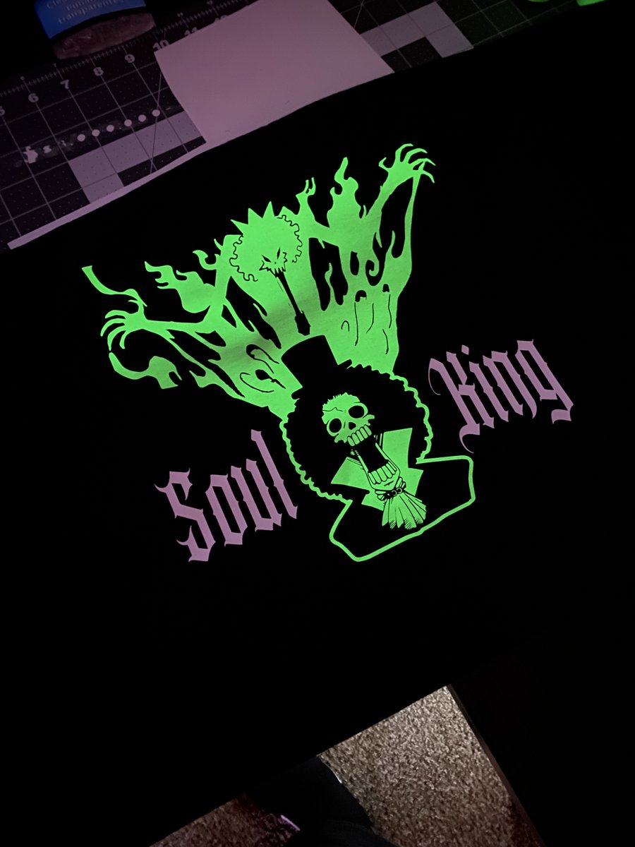 693GraphicTees's tweet photo. (GITD) Brook Soul King Tee is up on the site. Doing limited amount. 

Please keep in mind this is a per-order shirts wont ship out for 2/3 weeks maybe sooner. 
https://t.co/Nd1uS6UHAV https://t.co/LWJ81OWseJ
