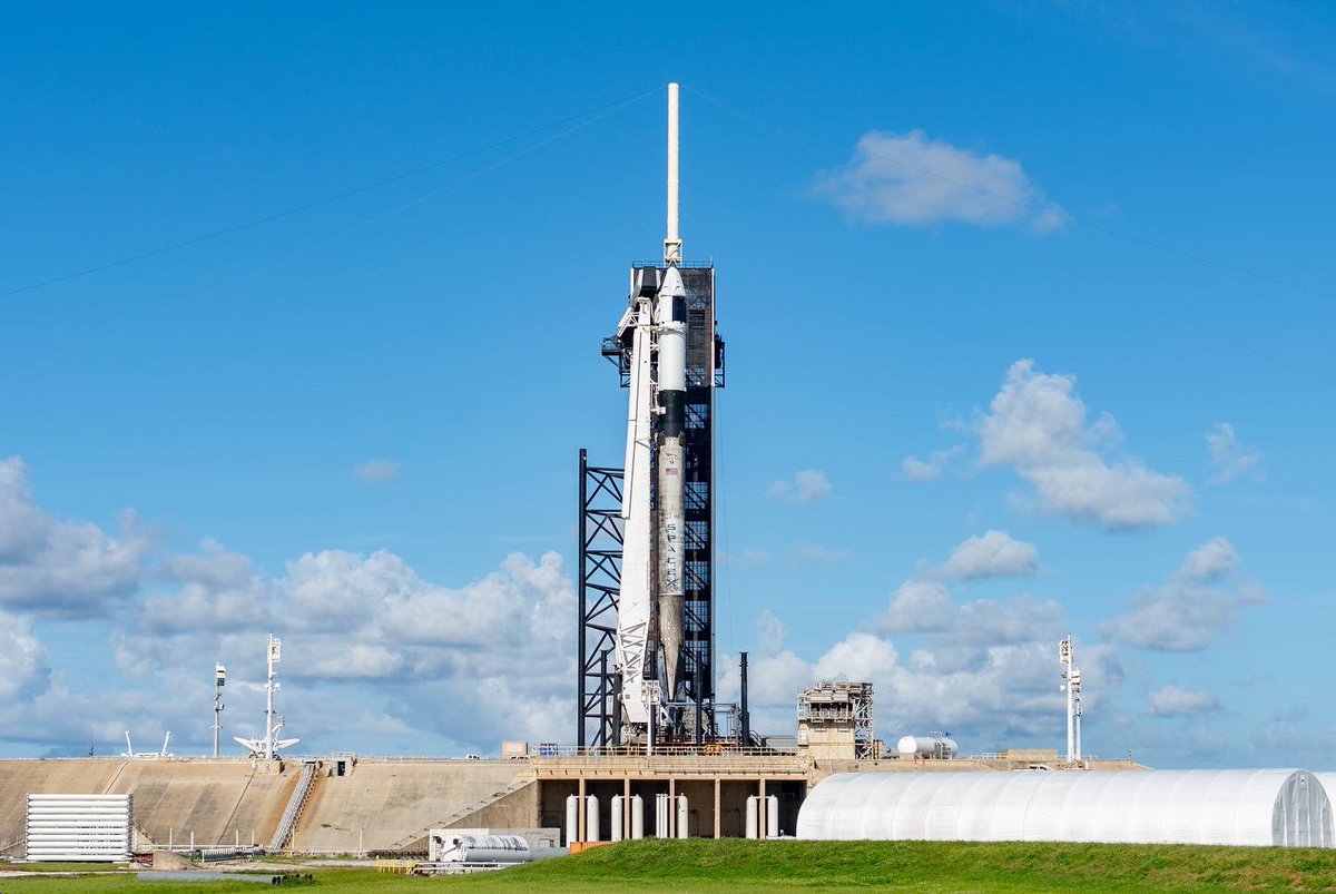 brandonjmphoto's tweet photo. Few of my favorites from 2021. It was a good year. In March I moved from #SouthCarolina to the #SpaceCoast to photograph #RocketLaunches w/ goal of getting #presscredentials. I photographed 19 launches, plus visited the #VehicleAssemblyBuilding to photograph #SLS! #spacex #ula https://t.co/VIKqV3207A