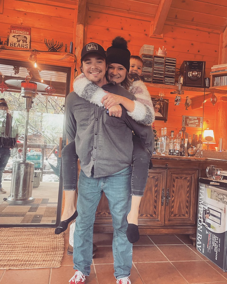 AllyDewitte's tweet photo. We’re officially ready for ✌🏼👌🏼✌🏼✌🏼 https://t.co/QSKyEpFeFe