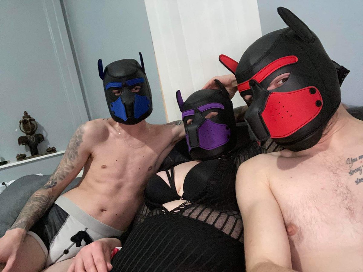 doggoadrian's tweet photo. Good time with best mates https://t.co/fAOrdESwN9