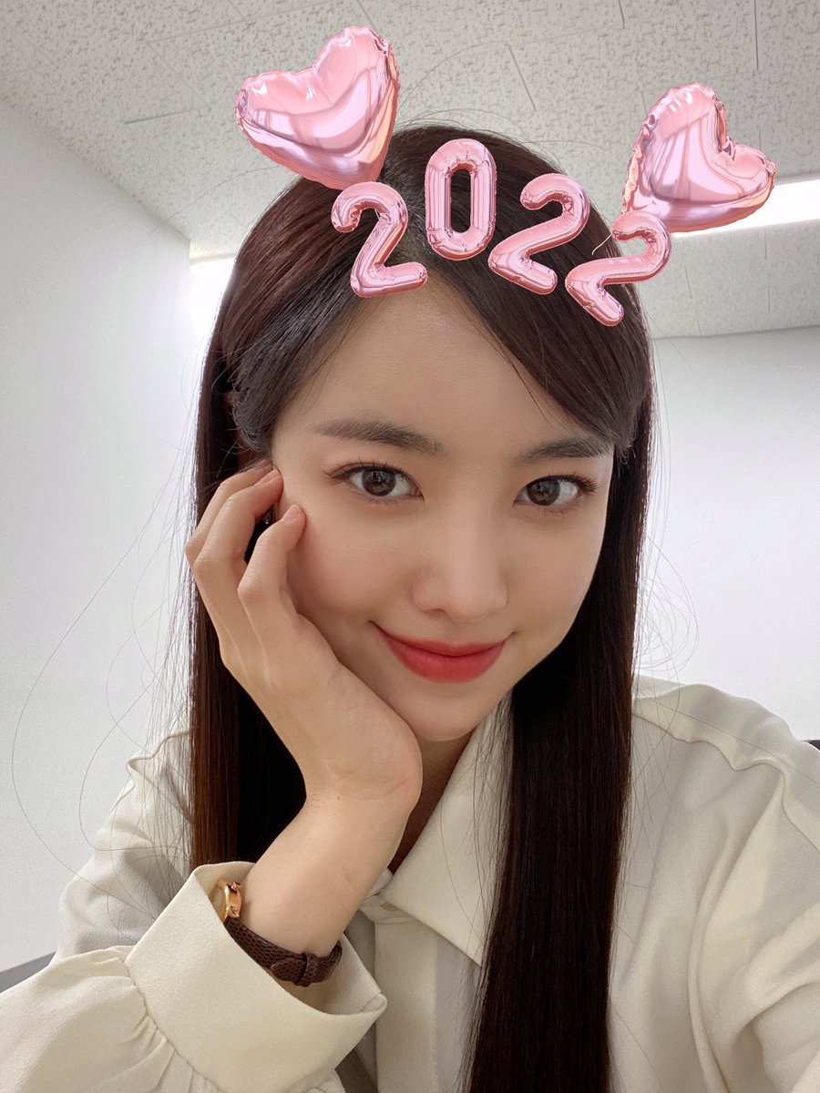 Jinseyeon's tweet image. 2022년도 화이팅🍊
⠀
우리 모두 더 행복하고 더 즐거운 한 해가 되길 기대해 봅니당🐯